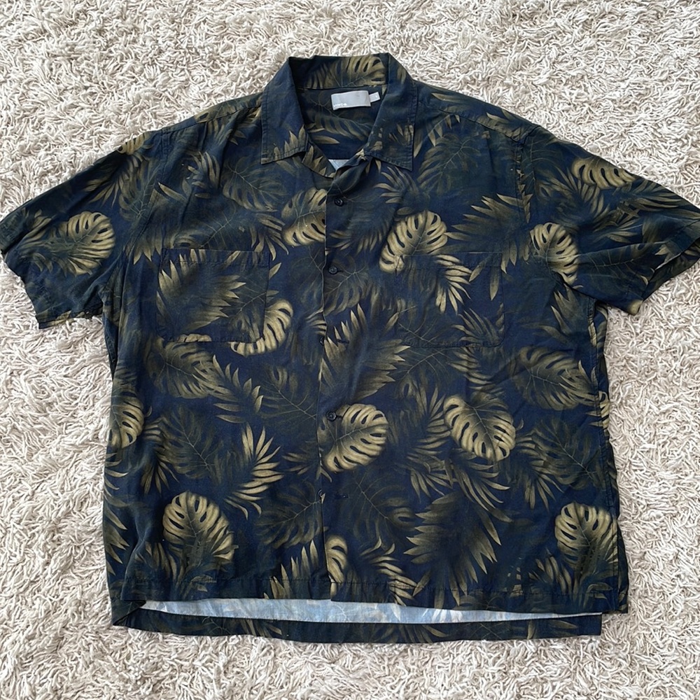Vince Hawaiian top (size L)